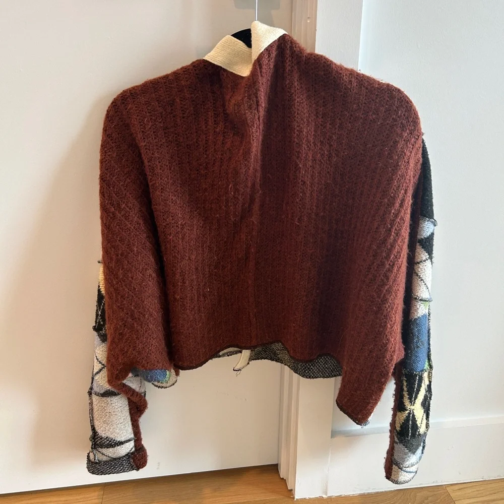 Geometric Patterned Cardigan - Picture 2 of 3